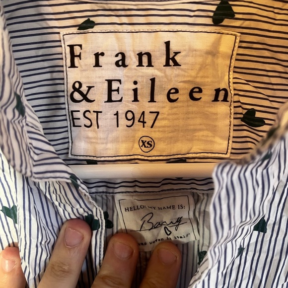 Frank and Eileen Barry Green Hearts Blue Stripes Crinkle Button Down Size XS - Picture 4 of 5